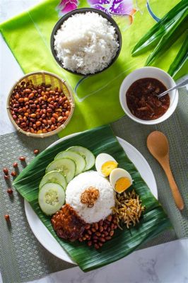  Nasi Lemak: Creamy Coconut Rice Meets Spicy sambal Awakened by Crunchy Peanuts!